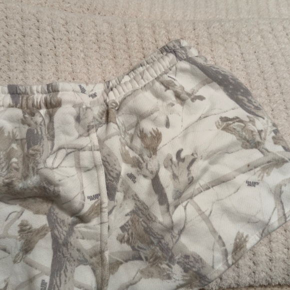 Dairy Boy Women's camo Shorts - White and Pink - Picture 5 of 7